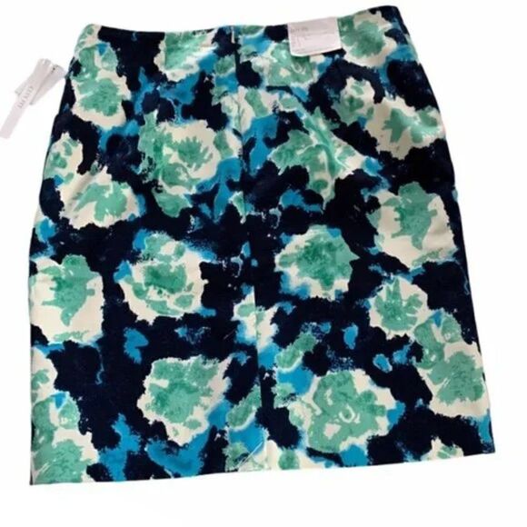 🆕 Dalia City Fit Floral Skirt size 8 - Picture 1 of 4